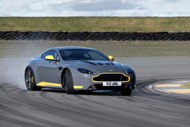Aston Martin V12 Vantage S: moc pod ręką